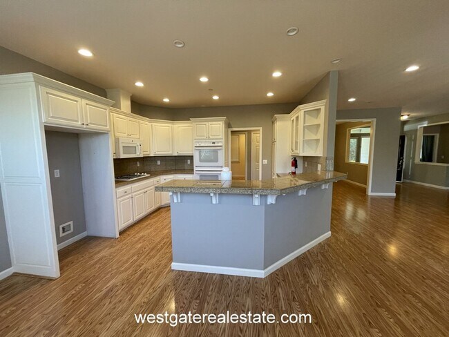 Foto del edificio - 786 El Paseo Dr