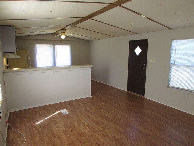 Foto del edificio - Cozy 2 Bed/1 Bath Singlewide Mobile Home -...