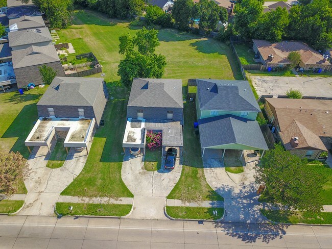 Building Photo - 500 Sinclair Dr