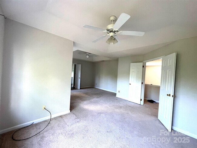 Foto del edificio - 7608 Henderson Park Rd