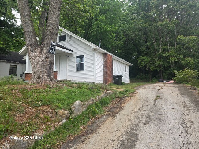 Foto del edificio - Single Family Home - Now available!
