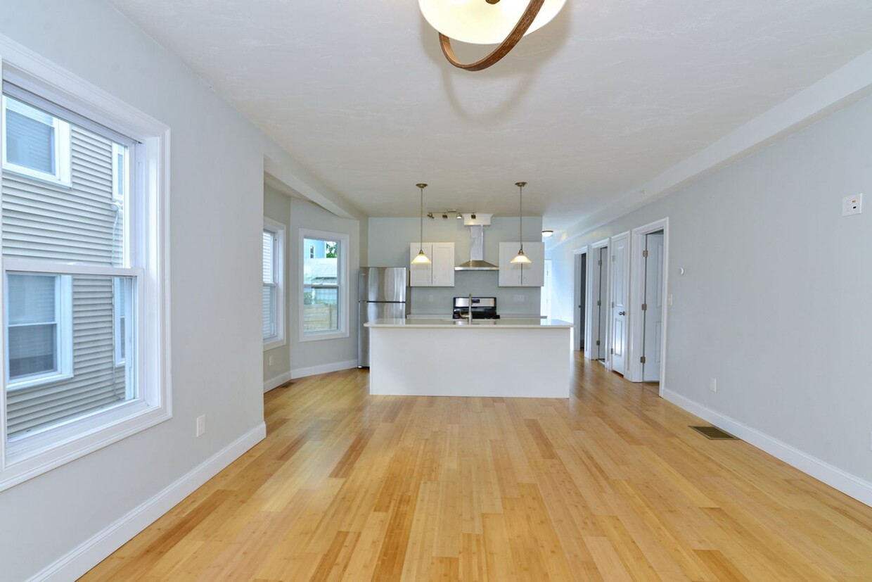 Primary Photo - 3 Bedroom, 2 FULL bath with south facing b...