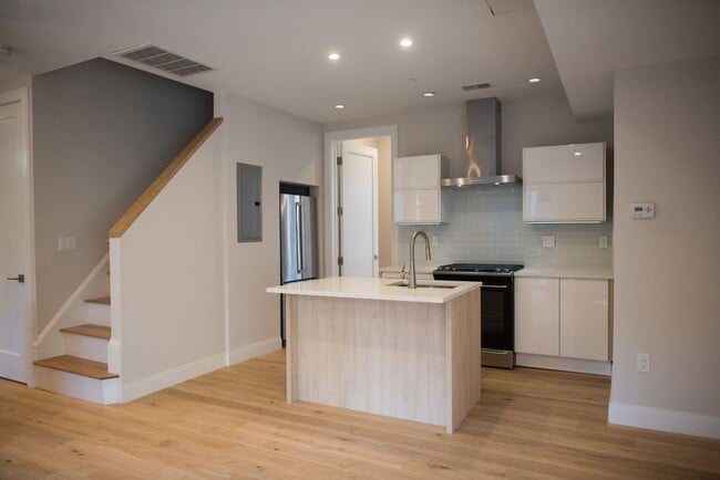 Photo - 14 Sumner St Apartment