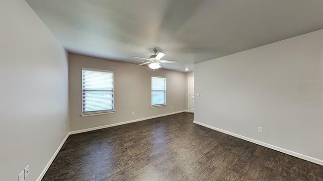 Building Photo - 4314 Stonehaven Dr