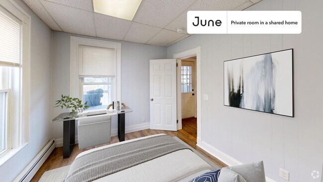 Building Photo - Private bedroom in 3 bed/1 bath Home