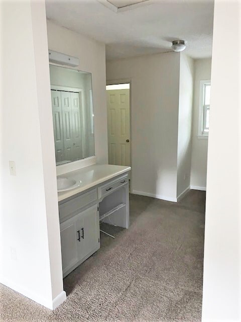 Building Photo - 201 Westbrooke Court #4 (Westbrooke Townho...