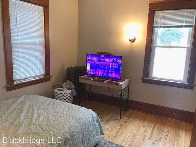 Foto del edificio - 3 br, 1 bath House - 138 George Street West
