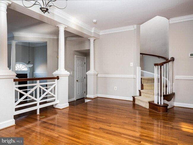 Foto del edificio - 2155 Wolftrap Ct