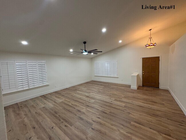 Living area#1 - 461 E Pinto Dr