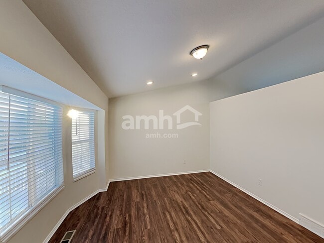Building Photo - 5830 Impressions Dr
