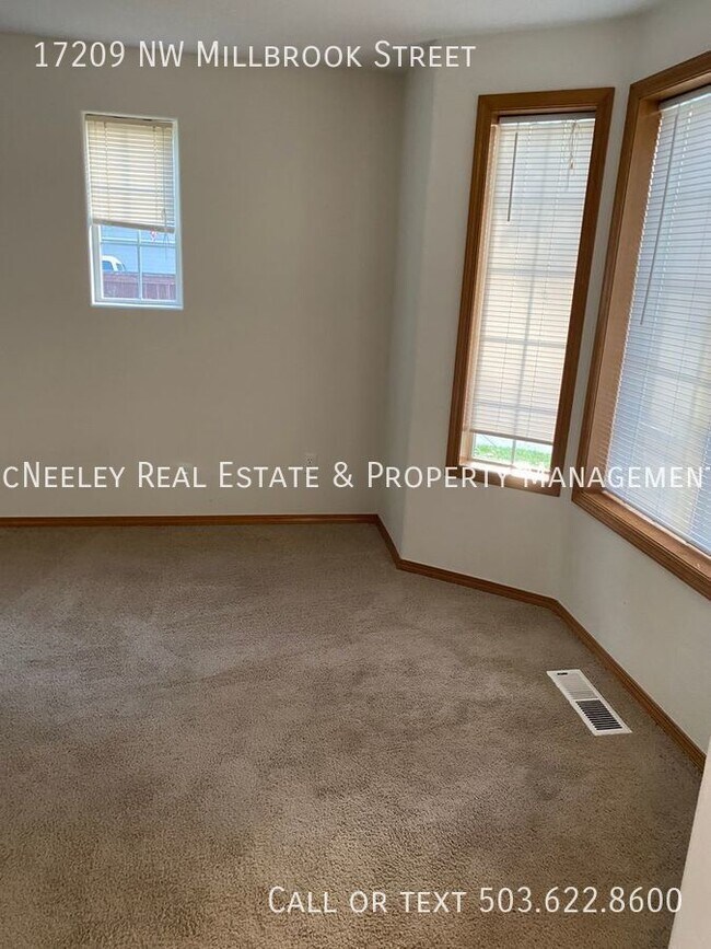 Building Photo - Last Month’s Rent is FREE!! Pet-Friendly R...