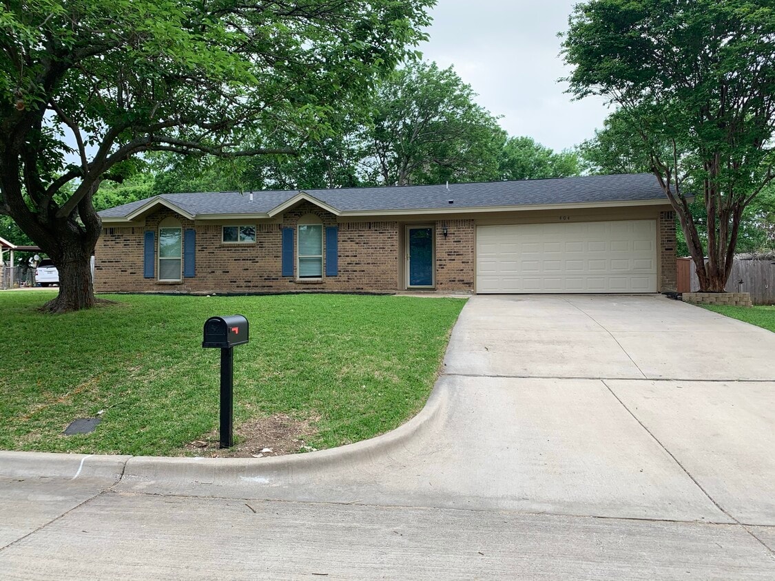 404 Live Oak Dr, Mansfield, TX 76063 House Rental in Mansfield, TX