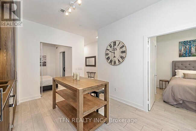 Building Photo - 15 Mercer St