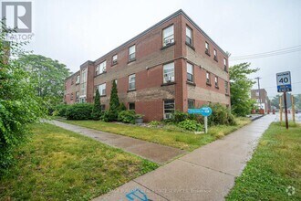 Building Photo - 169-169 Park Row S