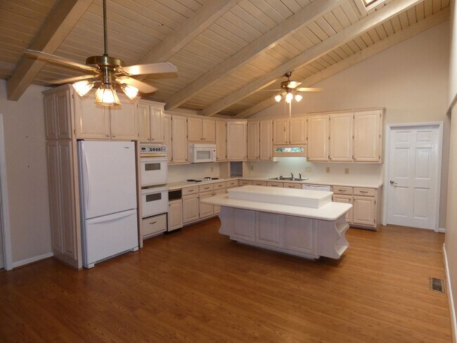 Building Photo - 3670 Oak Mountain Park Road, Pelham, Alaba...