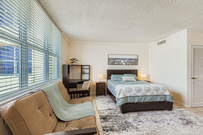 Building Photo - 2501 S Ocean Dr