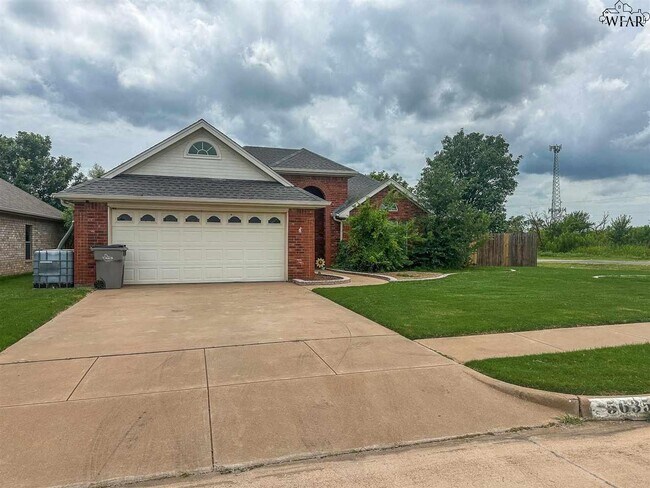 Foto del edificio - 5635 Ross Creek Ln