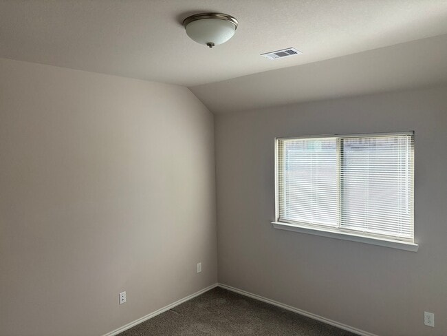 Foto del edificio - 543 Chestnut Reef Ct