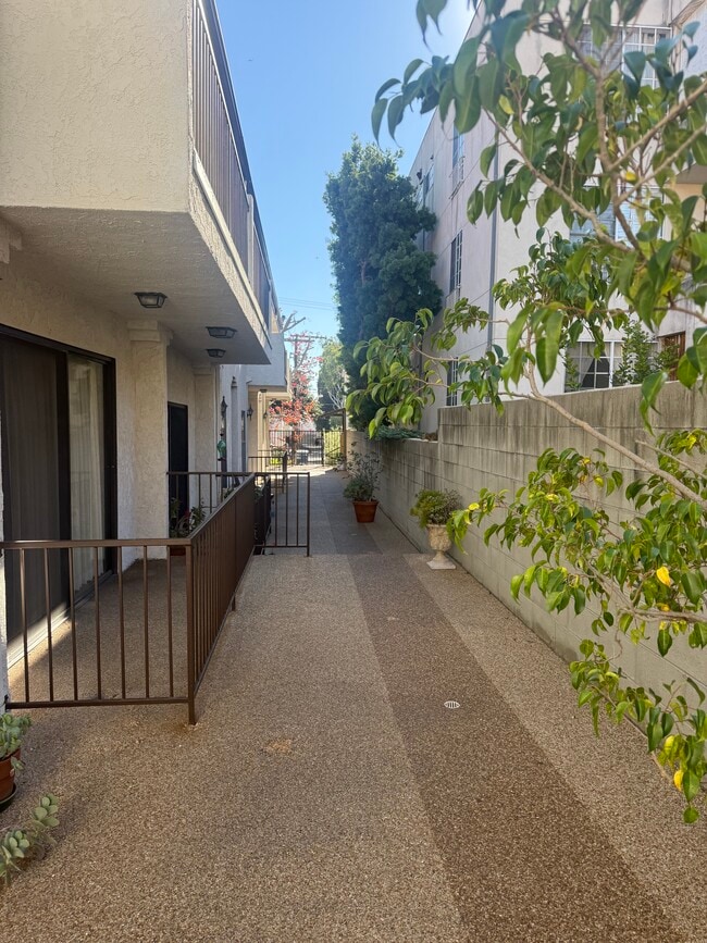 Building Photo - 12011 Rochester Ave