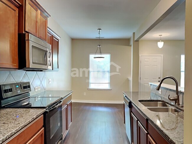 Foto del edificio - 4940 Ballantine Dr