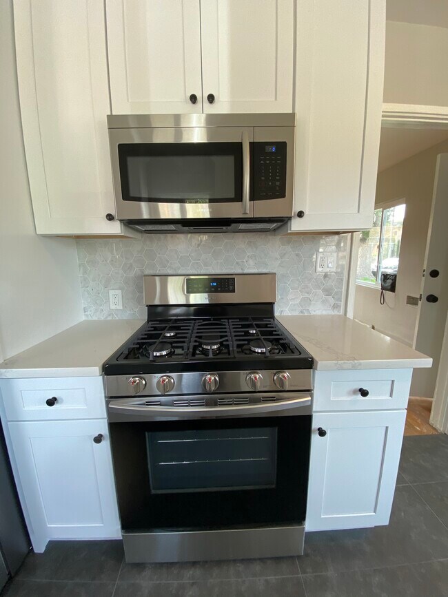 New appliances - 1144 N Kenwood St
