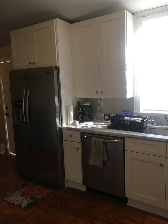 Building Photo - 113 Smith St