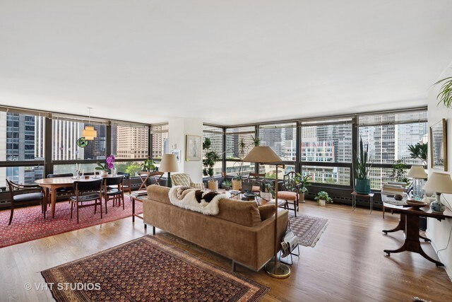 Foto del edificio - 360 E Randolph St