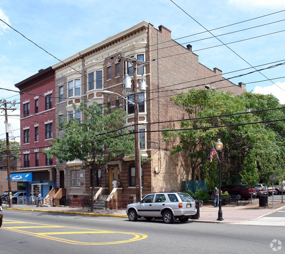 Foto principal - 4108 Park Ave