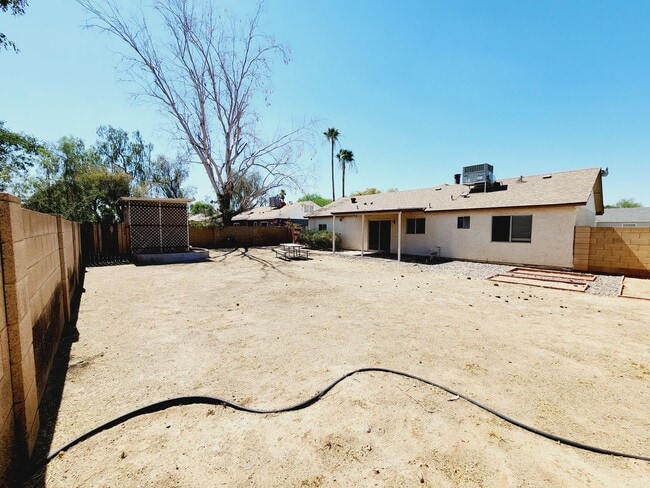 Building Photo - 3 Bedroom Close to Intel, Kyrene Schools!
