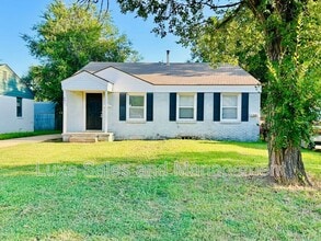 Building Photo - 421 E Showalter Dr