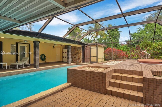Building Photo - 7440 SW 70th Terrace