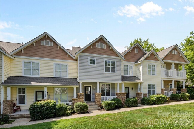 Foto del edificio - 11013 Dundarrach Ln