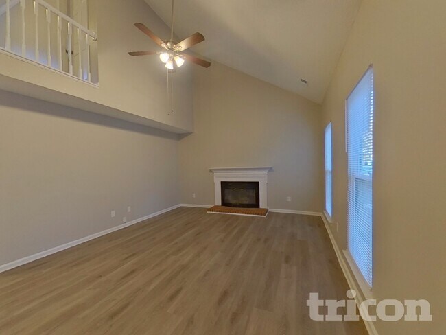 Foto del edificio - 3223 Harris Mill Ln