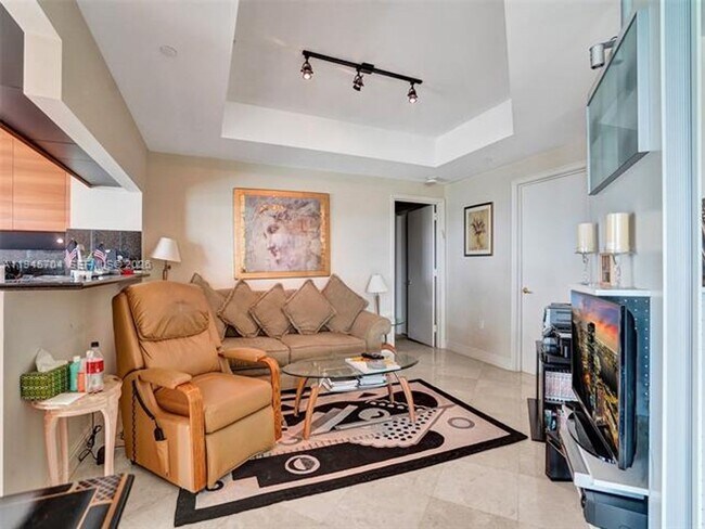Foto del edificio - 19955 NE 38th Ct