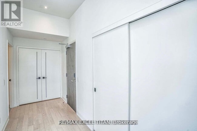 Building Photo - 20 Lombard St