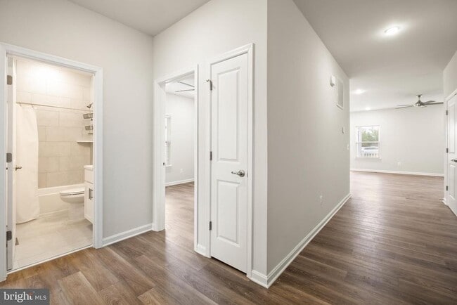 Building Photo - 148 Huntwell W Ave