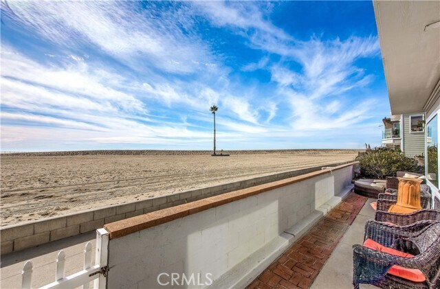 Building Photo - 1527 E Seal Way