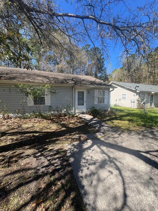 Primary Photo - 235 W Lakemont Dr