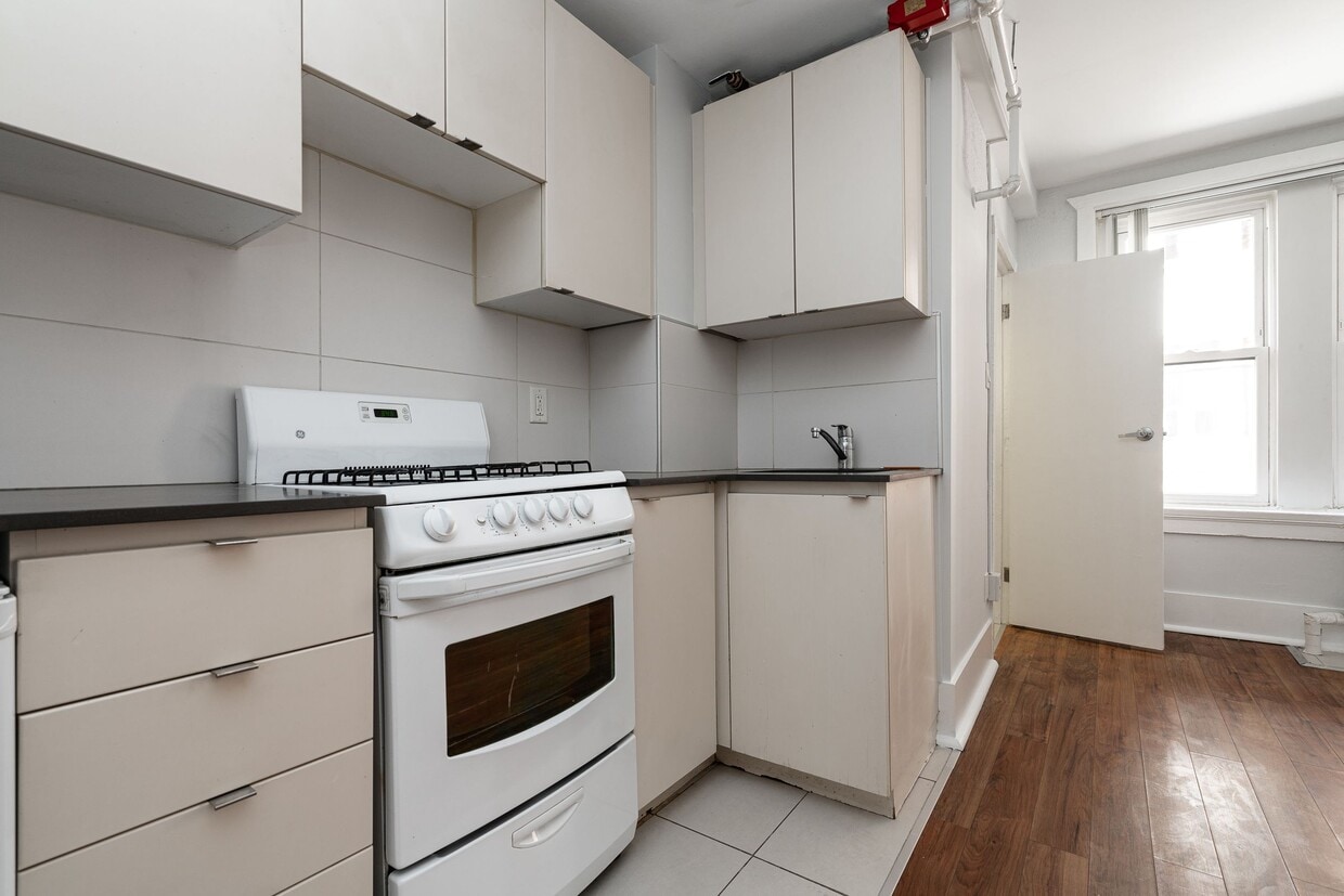 Photo principale - 160 Huron St