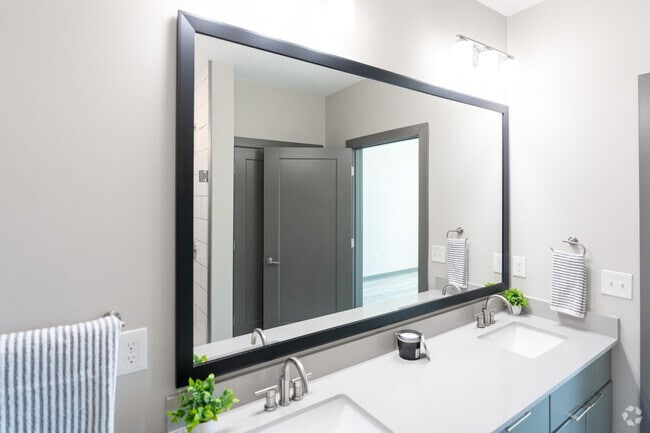 3BR,2BA - 1,422SF - Brightleaf on Main