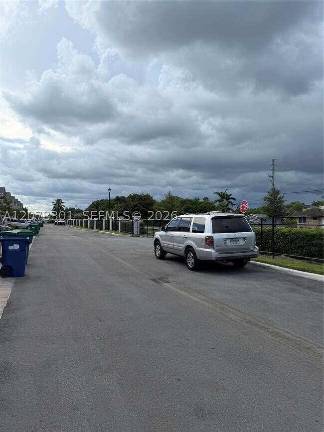 Foto del edificio - 605 NW 6th St