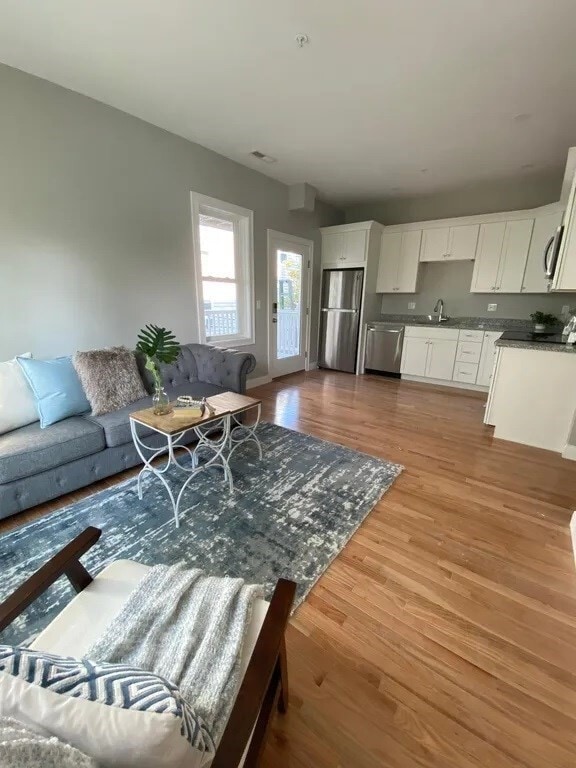 Foto principal - 834 E 2nd St