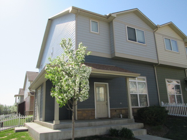 Primary Photo - Spacious Townhome