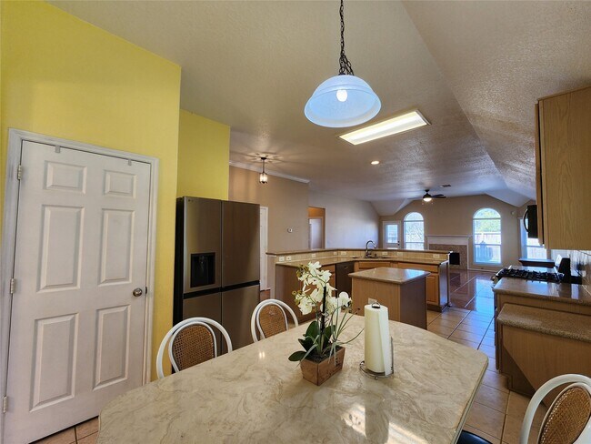 Foto del edificio - 19814 Wren Forest Ln