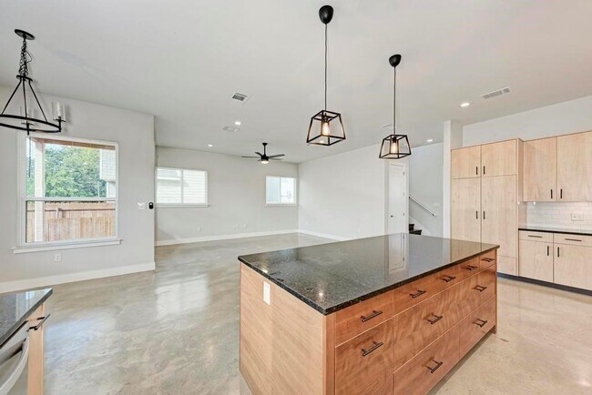 Foto del edificio - 7714 Watson St