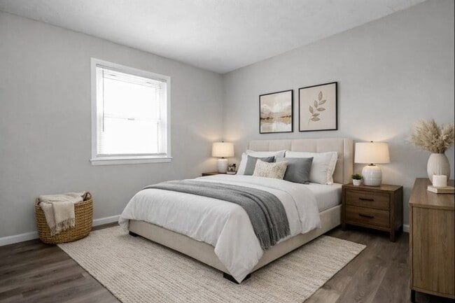 Building Photo - 3 Bedroom Home