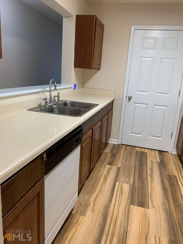 Foto principal - 6104 Waldrop Pl
