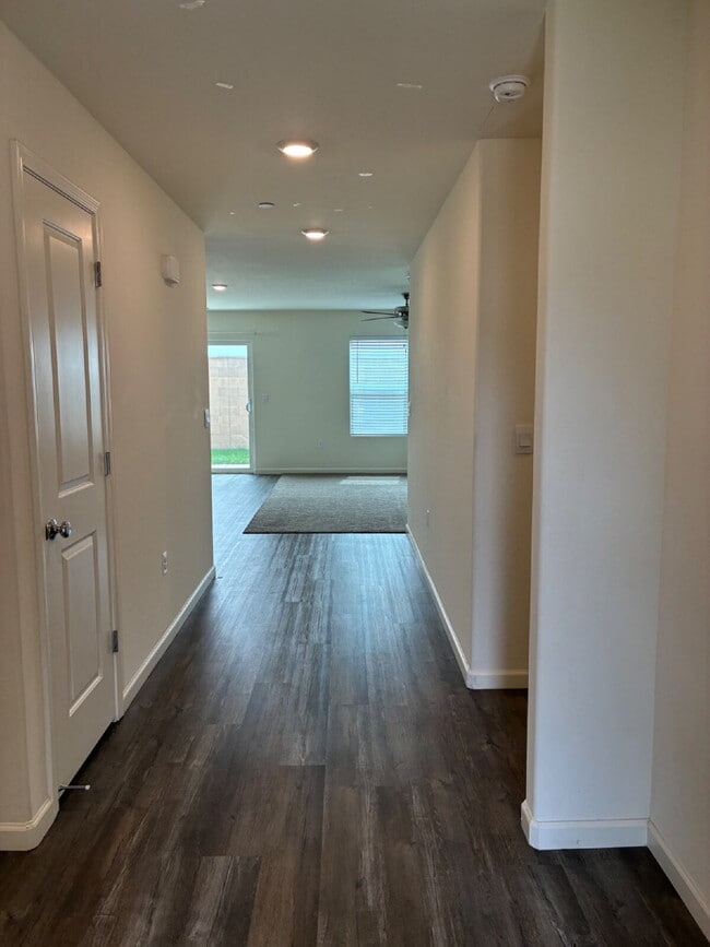 Foto del edificio - Modern Convenience and Luxury!! Move In Ready with Full Appliance Package!