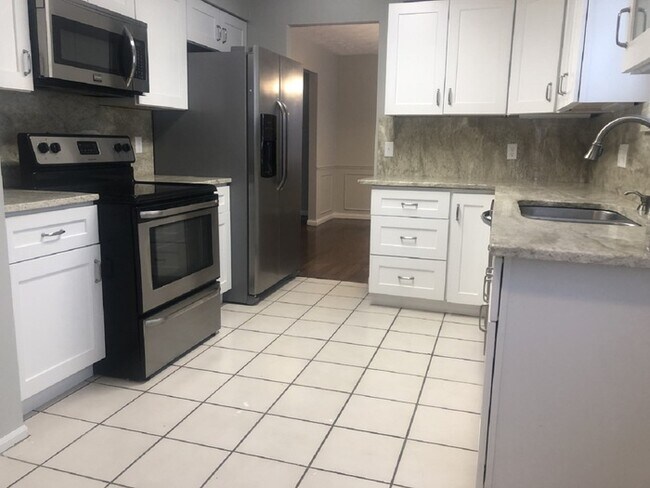 Foto del edificio - 7561 Tanglewood Ln