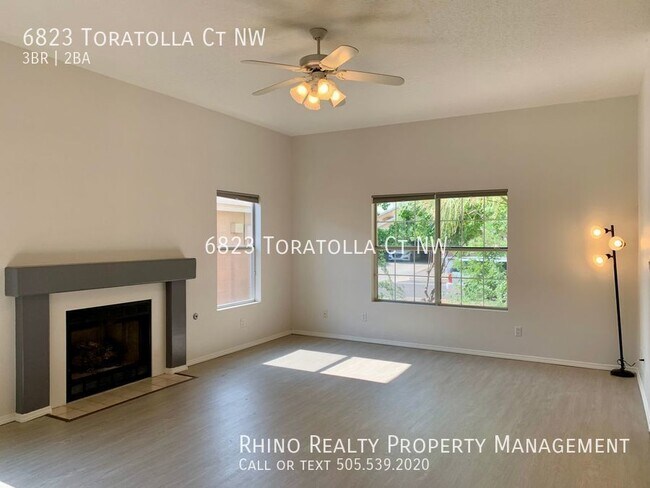 Lovely 3 Bedroom, 2 Bath In The NW! photo'